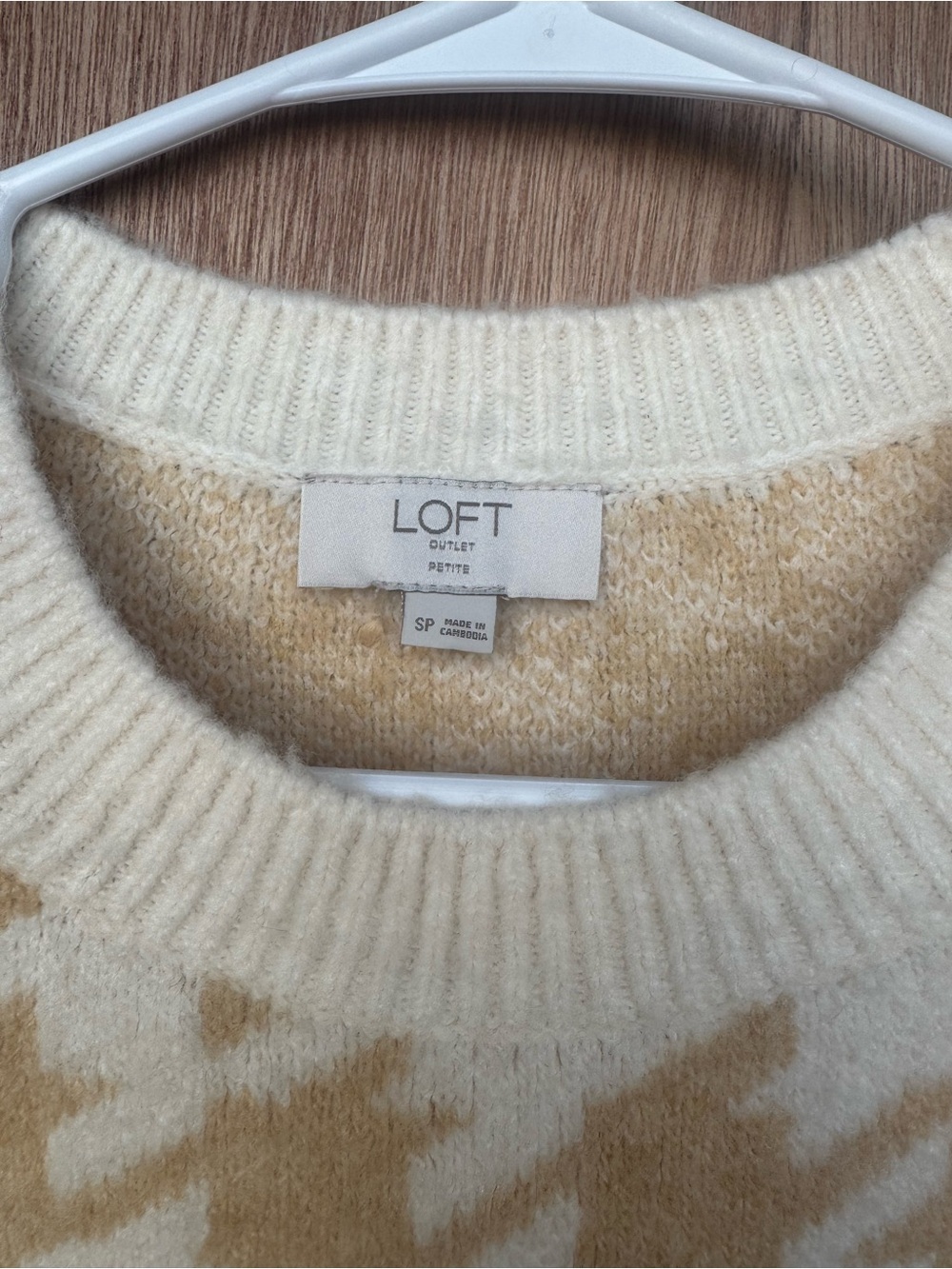 LOFT Cream and Beige Houndstooth Crewneck Sweater - Picture 2 of 5